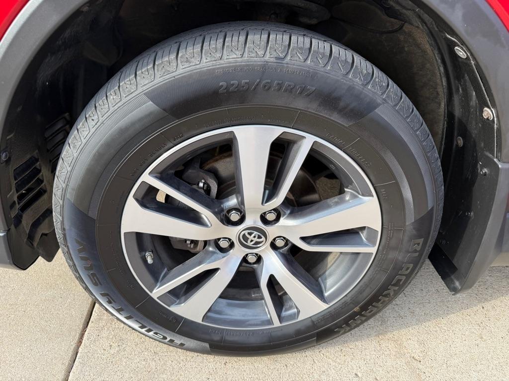 Toyota RAV4 XLE AWD 2017