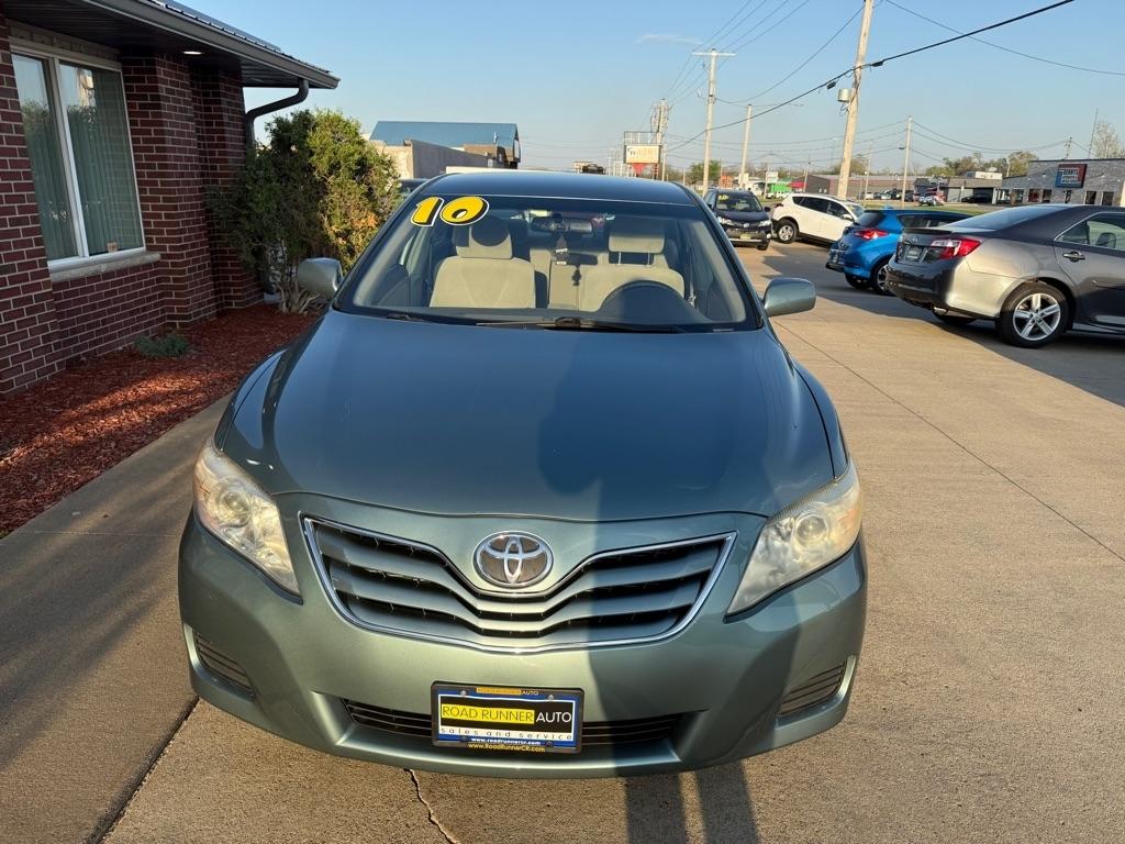 Toyota Camry Base 6-Spd AT 2010