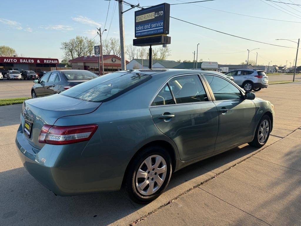 Toyota Camry Base 6-Spd AT 2010
