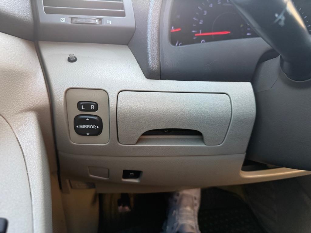 Toyota Camry Base 6-Spd AT 2010