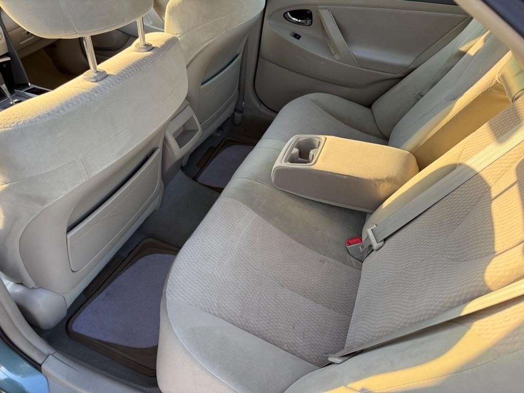 Toyota Camry Base 6-Spd AT 2010