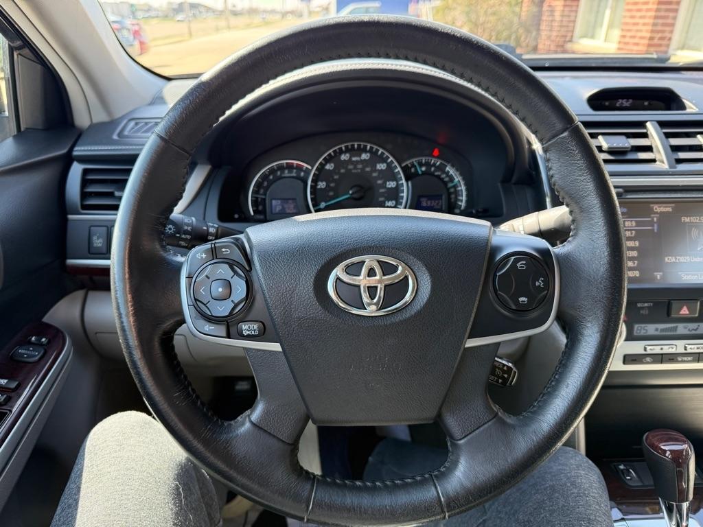 Toyota Camry XLE V6 2014