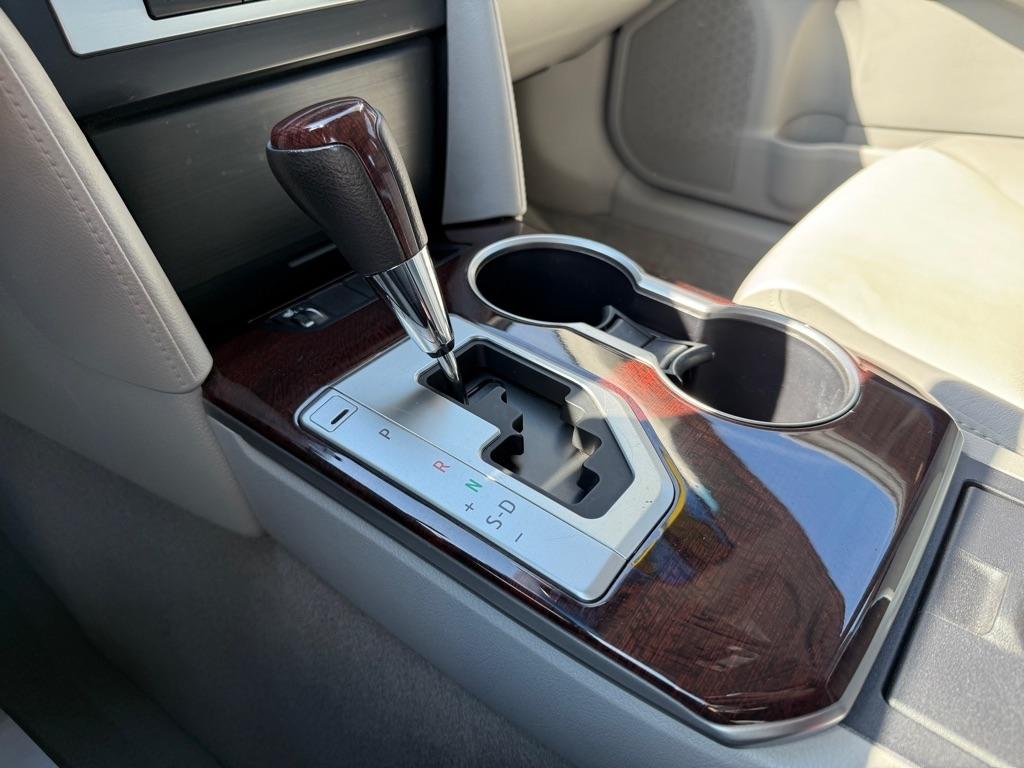 Toyota Camry XLE V6 2014