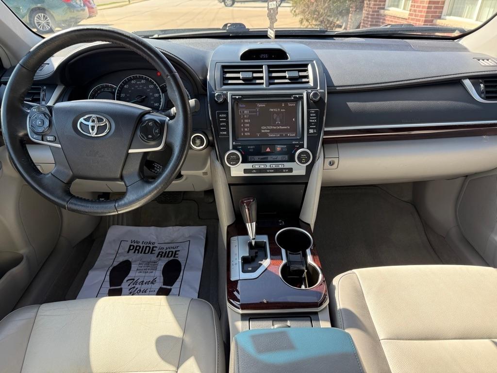 Toyota Camry XLE V6 2014