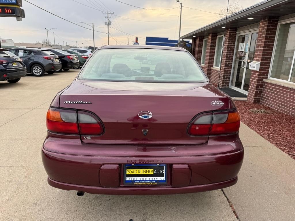 Chevrolet Malibu Base 2001