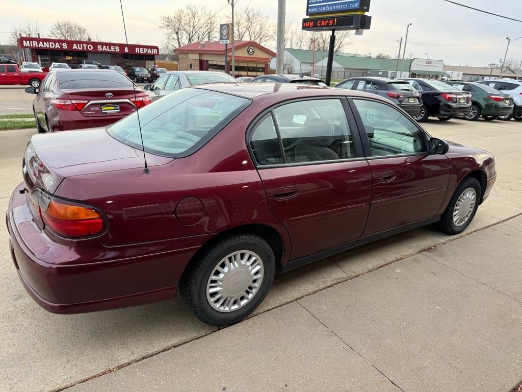 Chevrolet Malibu Base 2001