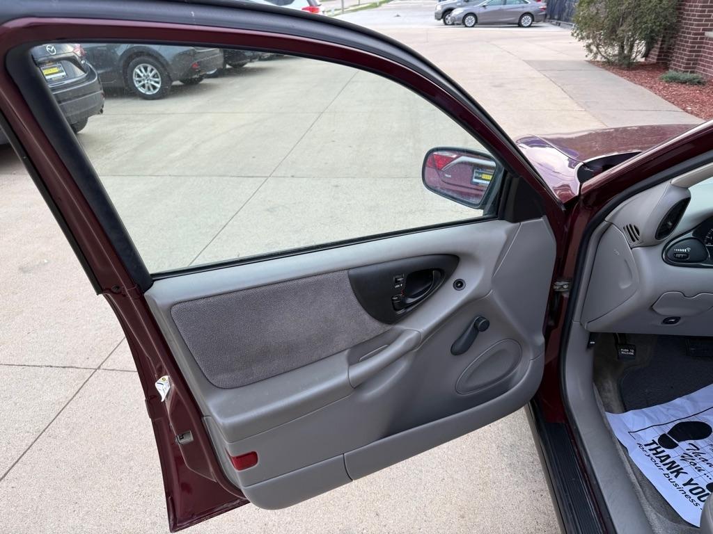 Chevrolet Malibu Base 2001