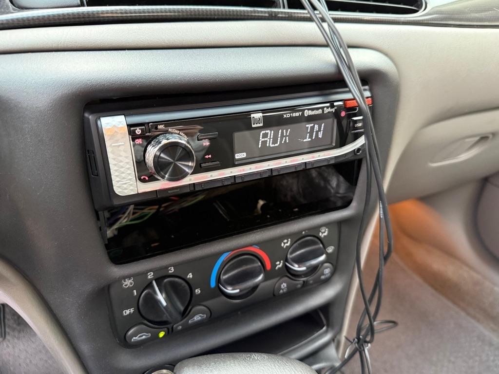 Chevrolet Malibu Base 2001