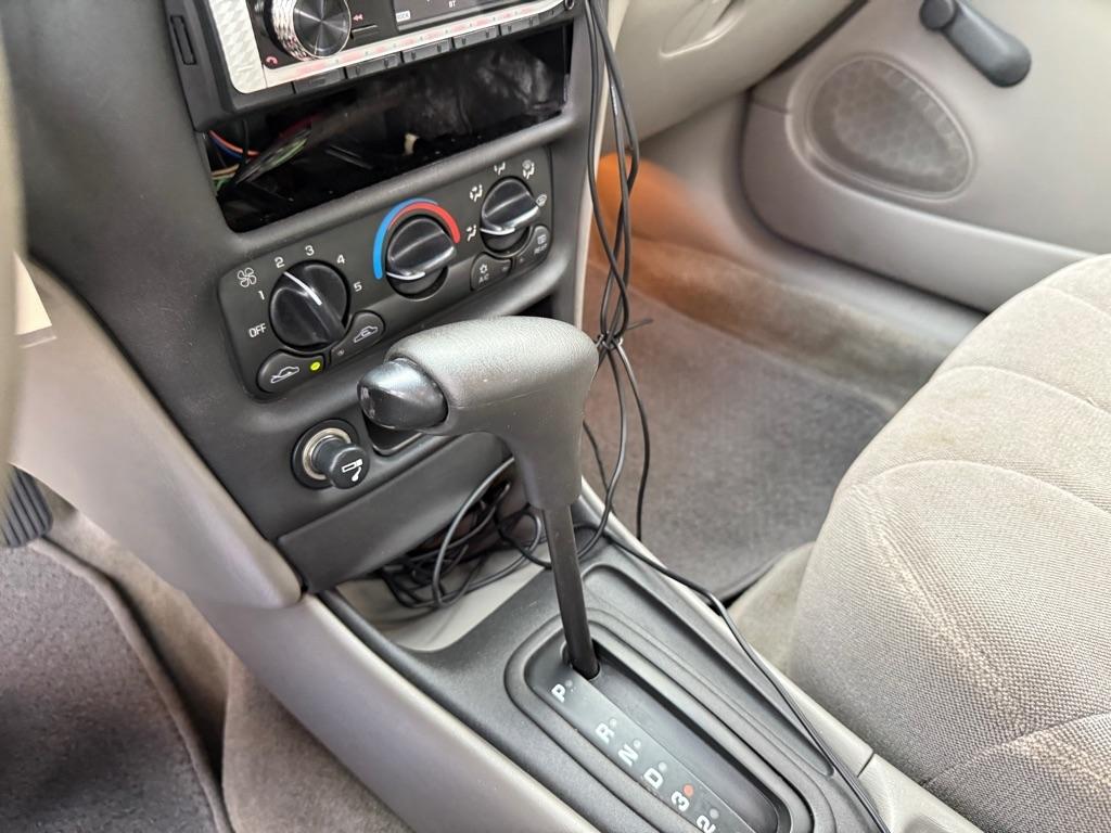 Chevrolet Malibu Base 2001