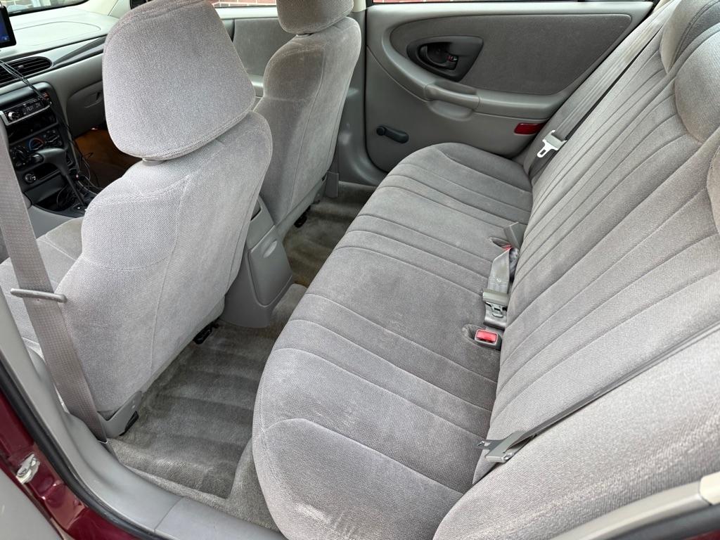 Chevrolet Malibu Base 2001