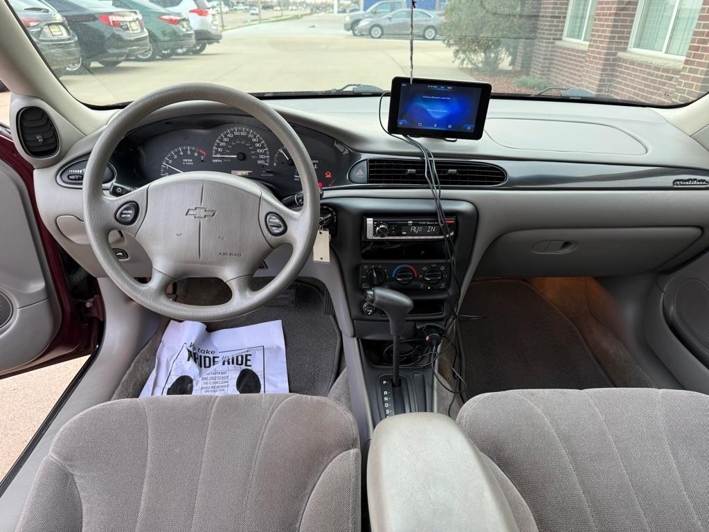 Chevrolet Malibu Base 2001