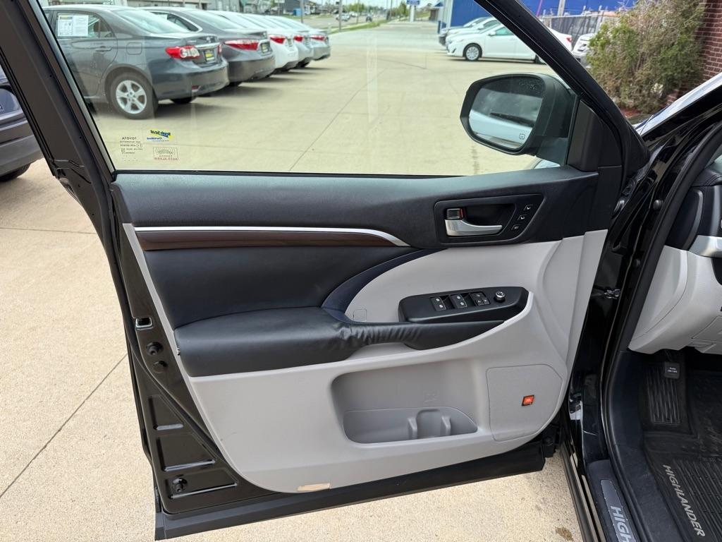 Toyota Highlander Limited AWD V6 2015