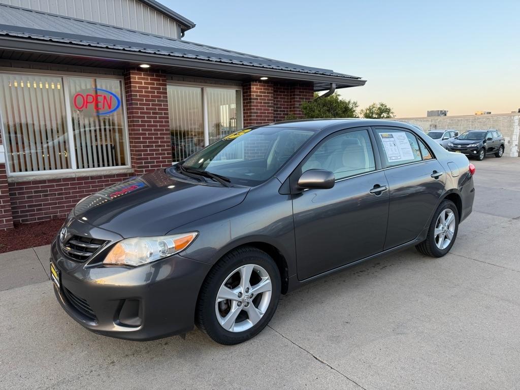 Toyota Corolla LE 4-Speed AT 2013