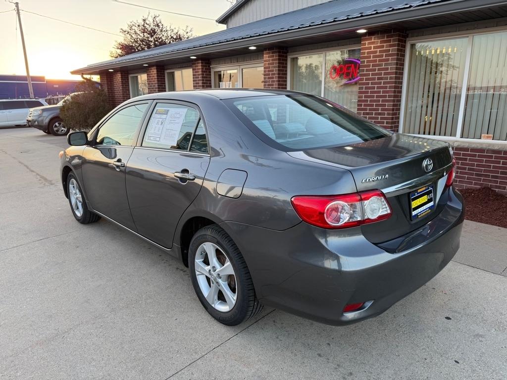 Toyota Corolla LE 4-Speed AT 2013