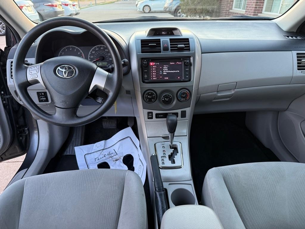 Toyota Corolla LE 4-Speed AT 2013