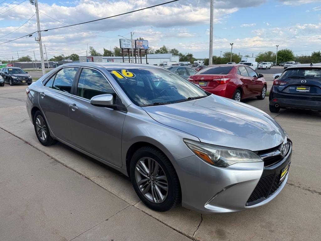 2016 Toyota Camry SE