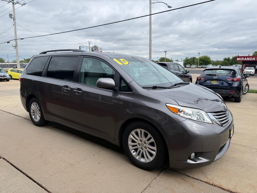 2015 Toyota Sienna XLE FWD 8-Passenger V6
