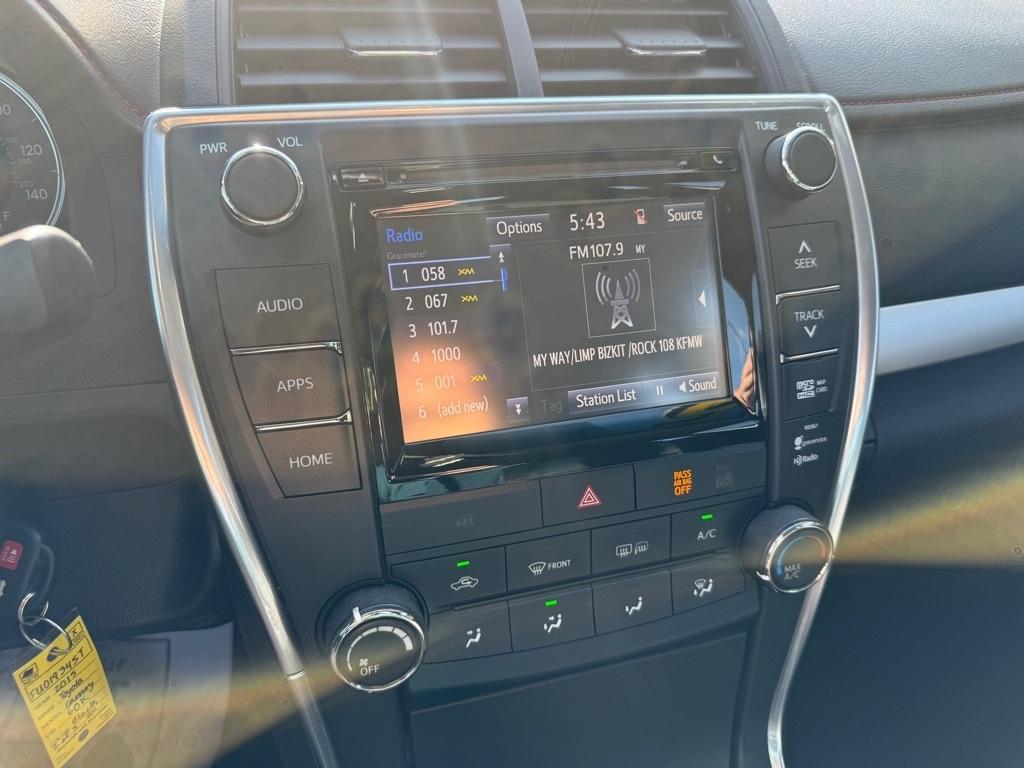 Toyota Camry SE 2015