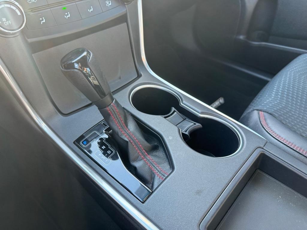 Toyota Camry SE 2015