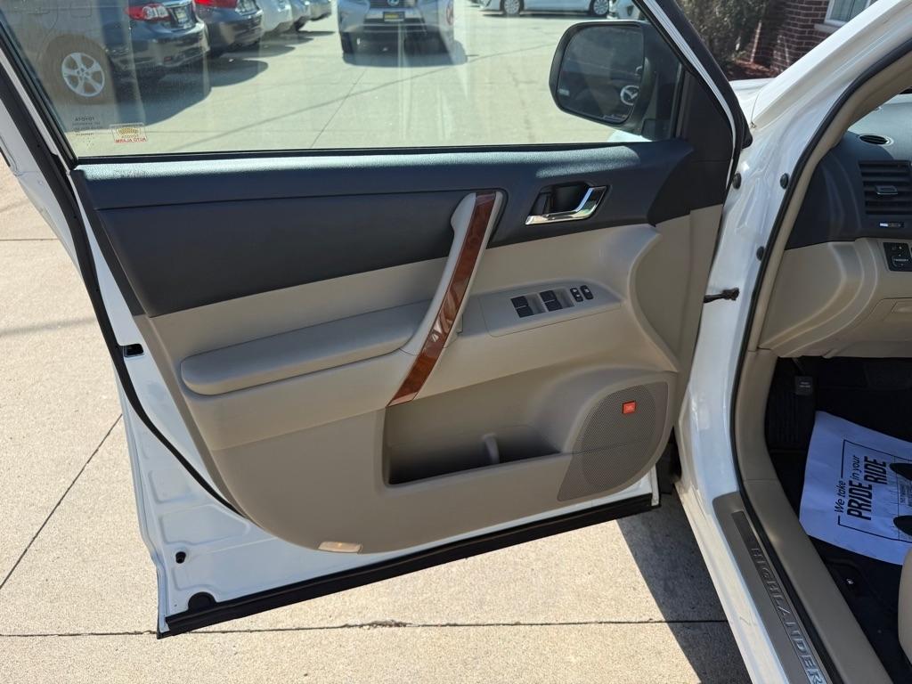 Toyota Highlander Limited 4WD 2013