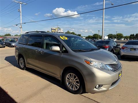 2015 Toyota Sienna 5dr 8-Pass Van V6 XLE FWD (Natl)