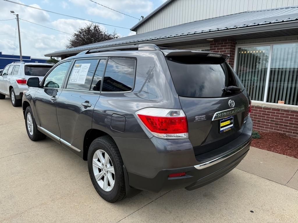 Toyota Highlander Base 4WD 2013