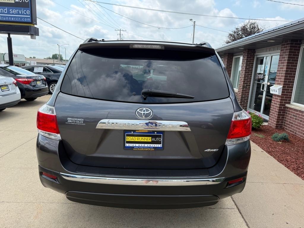 Toyota Highlander Base 4WD 2013
