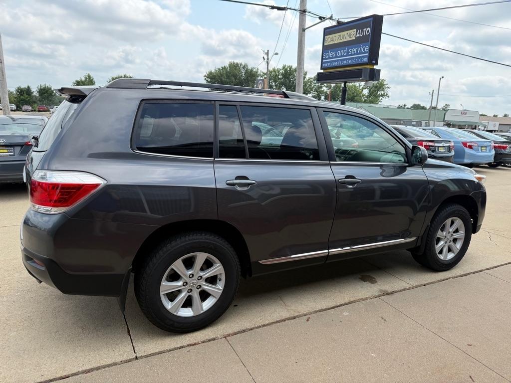 Toyota Highlander Base 4WD 2013