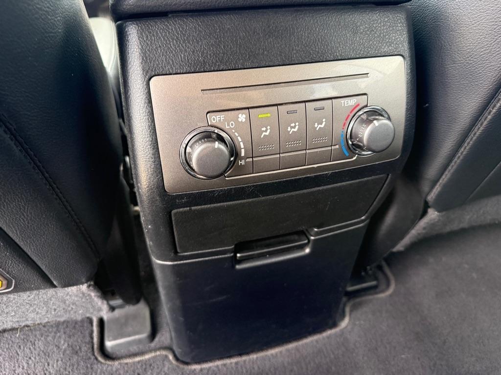 Toyota Highlander Base 4WD 2013