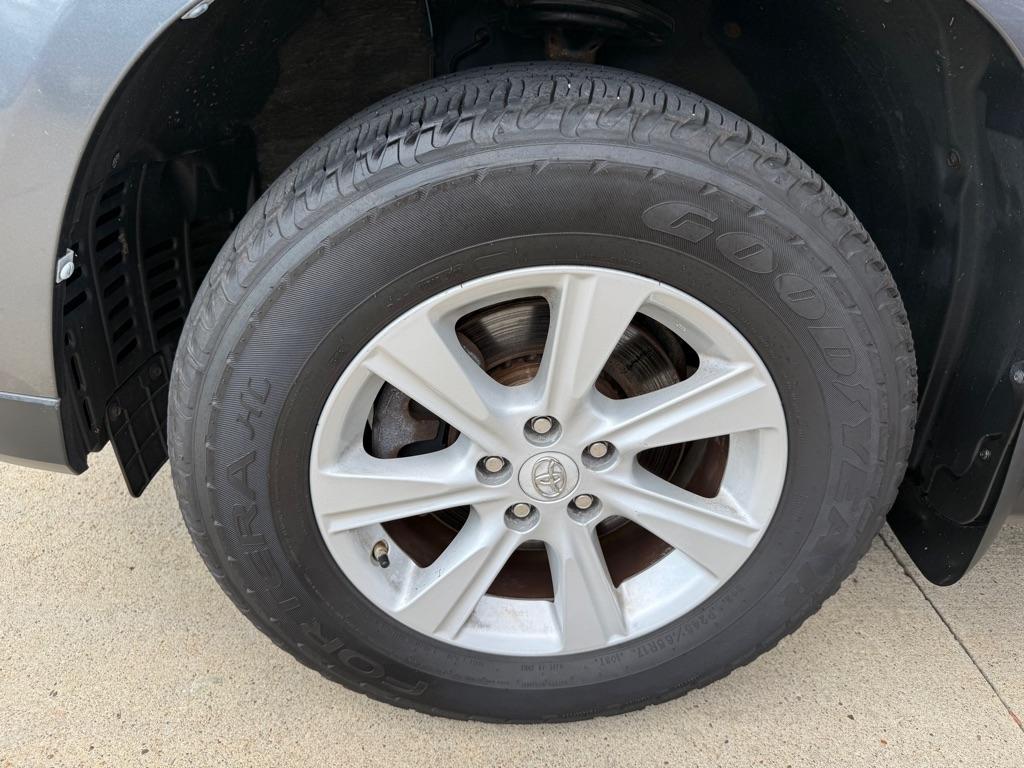 Toyota Highlander Base 4WD 2013
