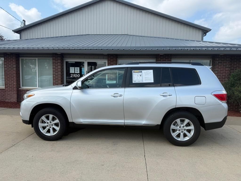 Toyota Highlander SE V6 AWD (Natl) 2013