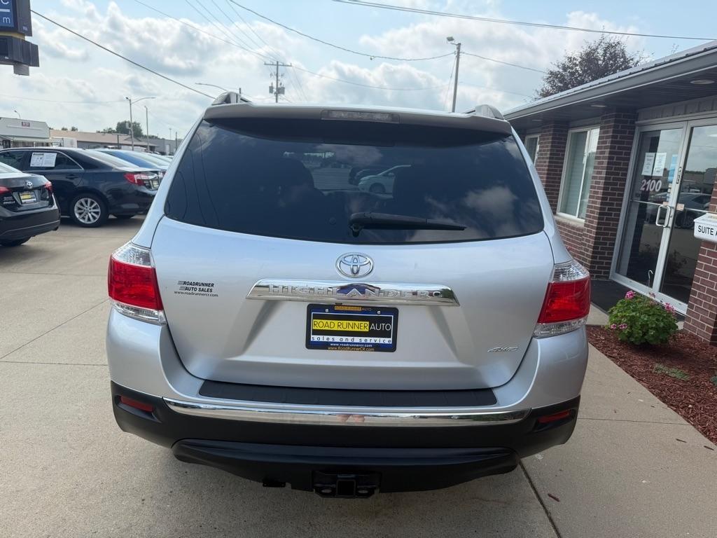 Toyota Highlander SE V6 AWD (Natl) 2013