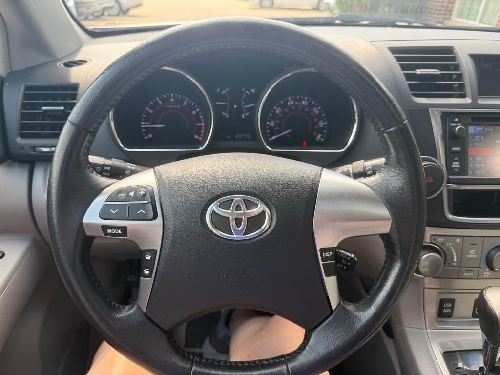 Toyota Highlander SE V6 AWD (Natl) 2013