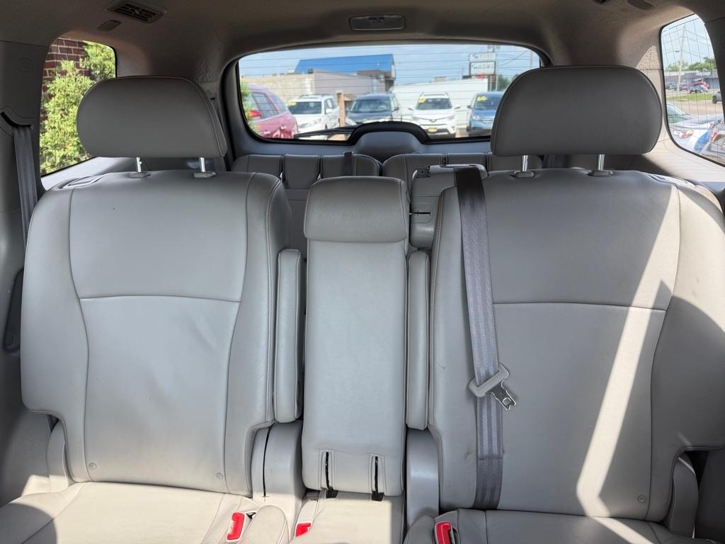 Toyota Highlander SE V6 AWD (Natl) 2013