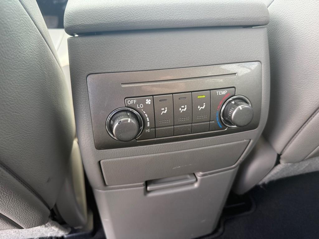 Toyota Highlander SE V6 AWD (Natl) 2013