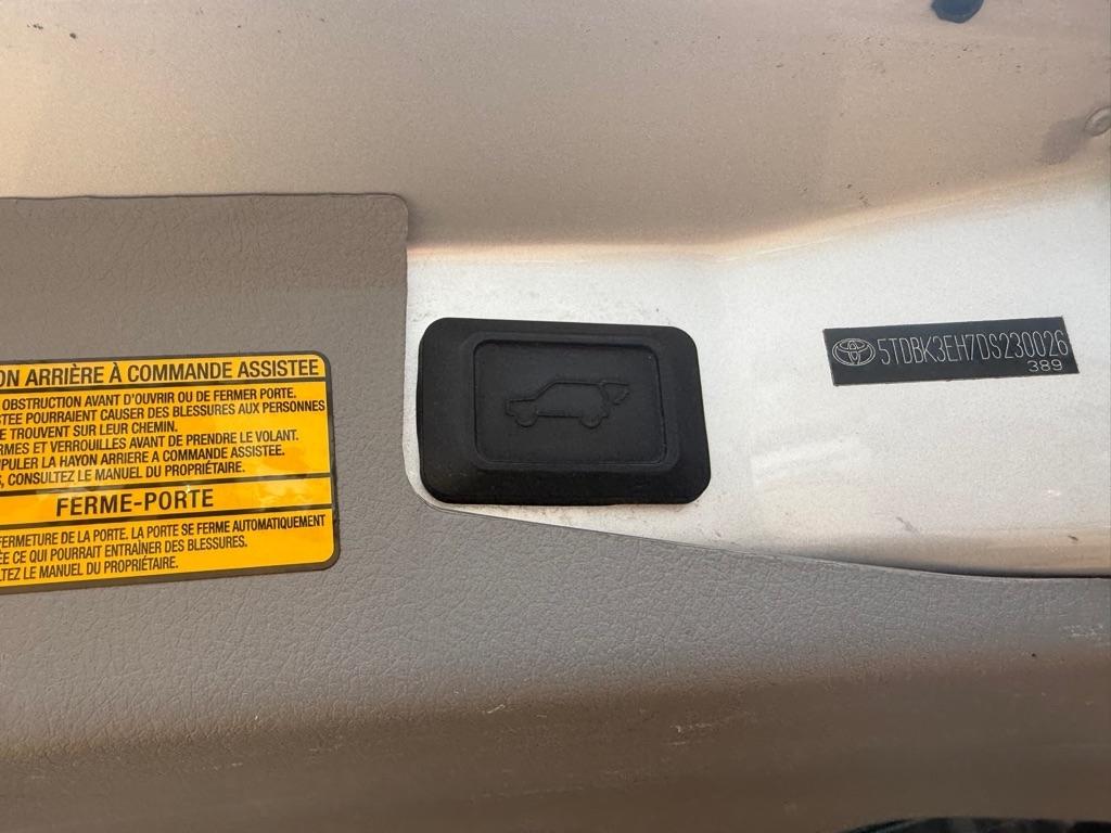 Toyota Highlander SE V6 AWD (Natl) 2013