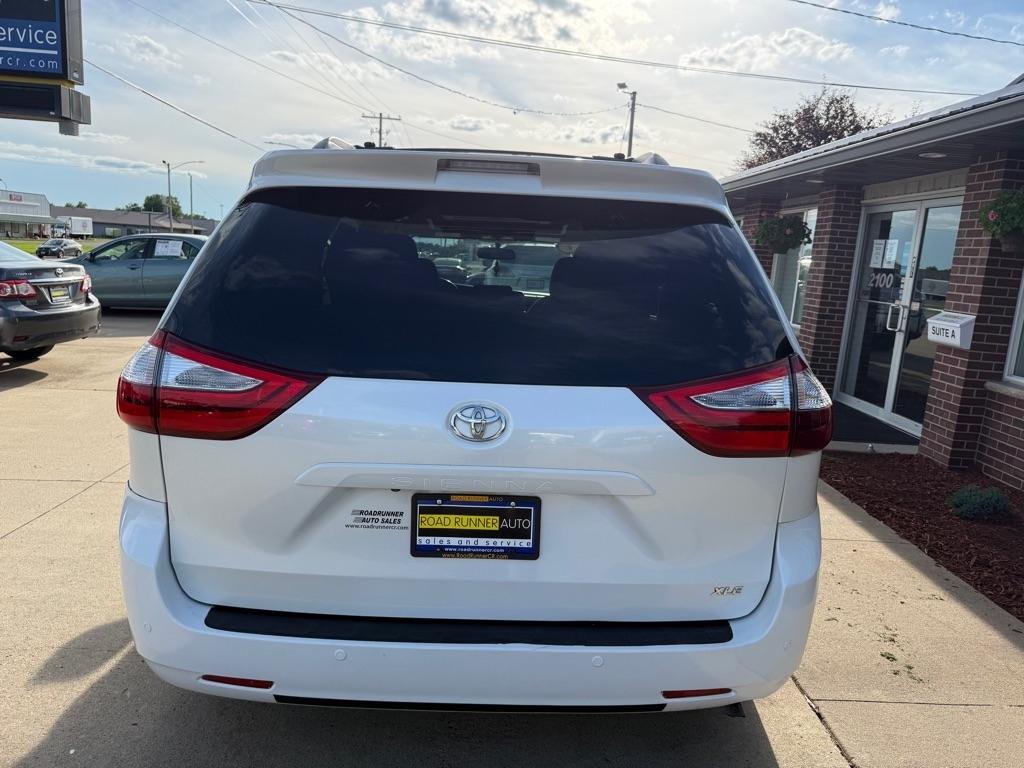 Toyota Sienna XLE FWD 8-Passenger V6 2016