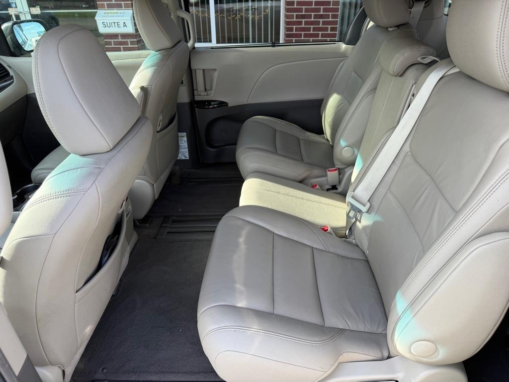 Toyota Sienna XLE FWD 8-Passenger V6 2016