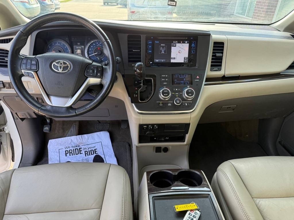 Toyota Sienna XLE FWD 8-Passenger V6 2016