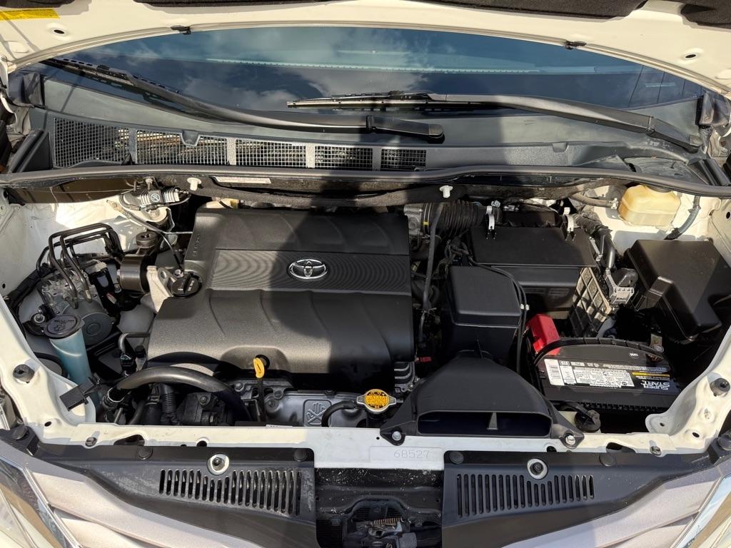 Toyota Sienna XLE FWD 8-Passenger V6 2016
