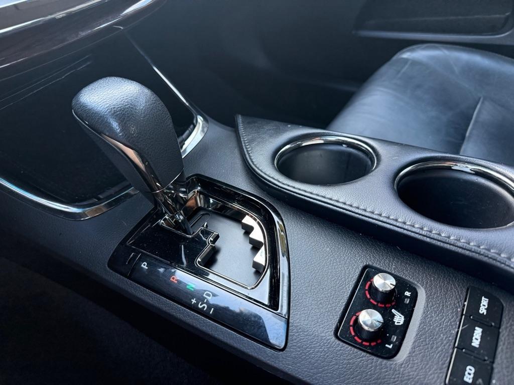 Toyota Avalon XLE 2015
