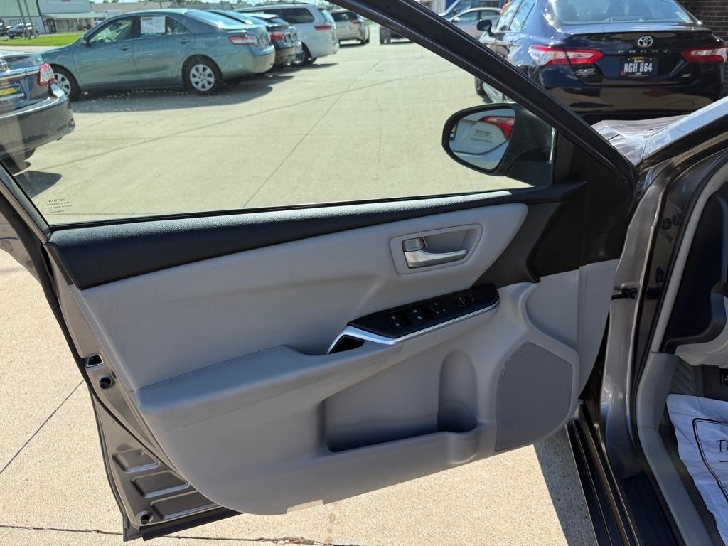 Toyota Camry LE 2017