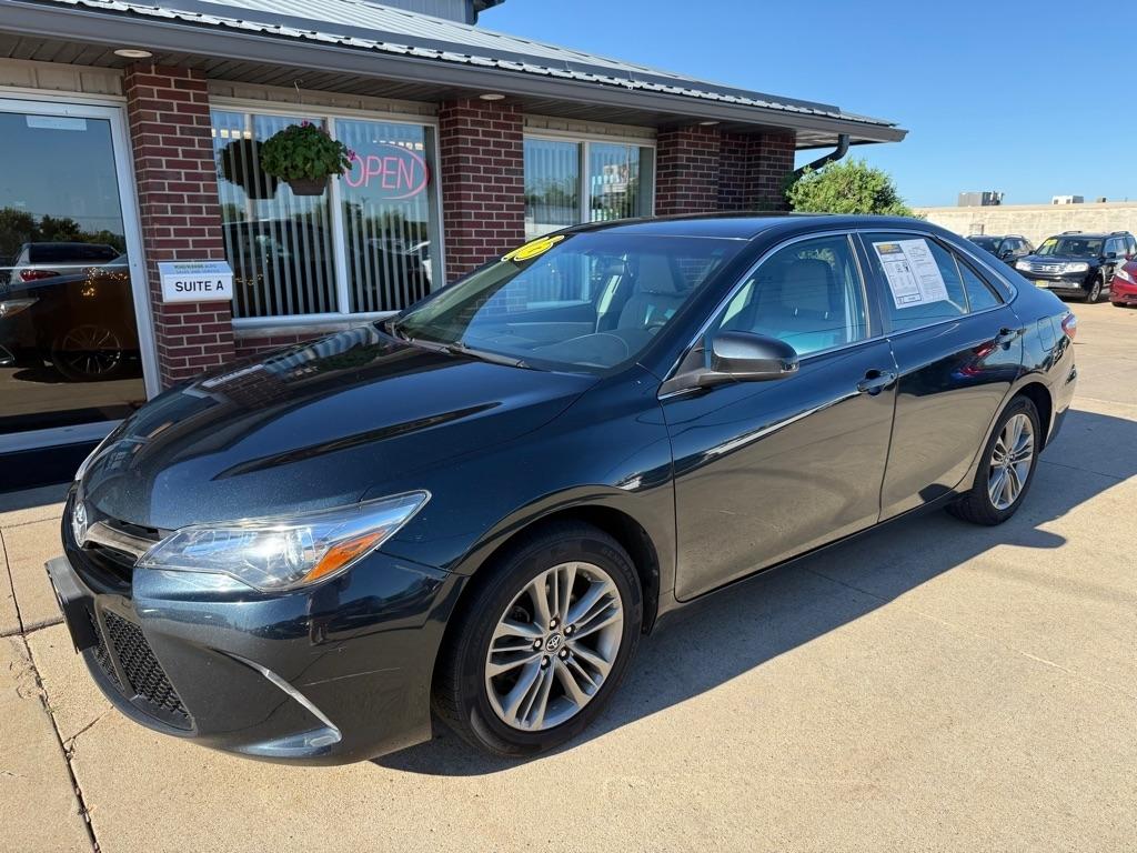 Toyota Camry SE 2016