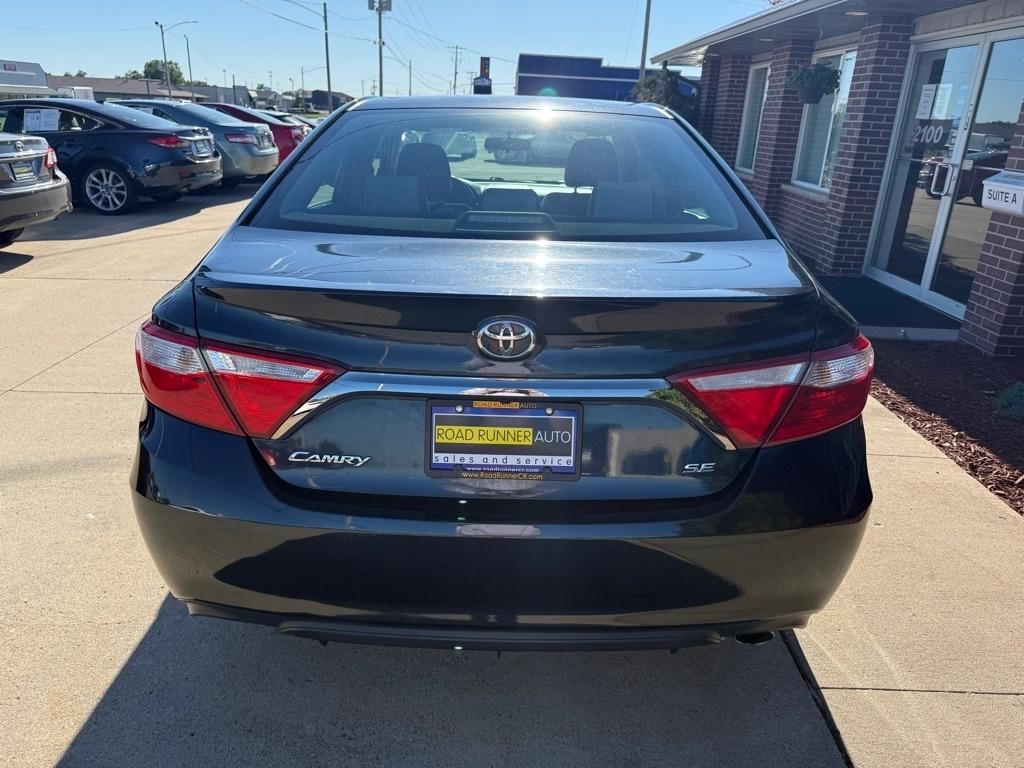 Toyota Camry SE 2016