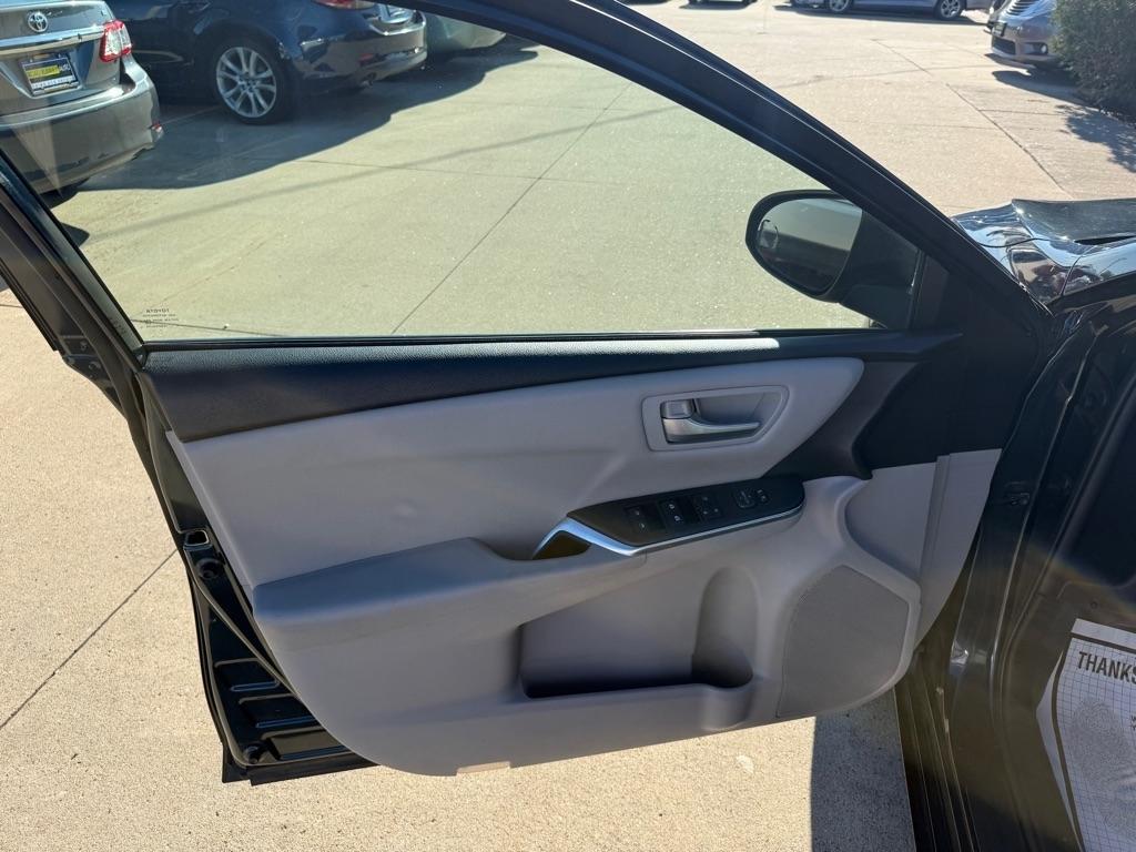 Toyota Camry SE 2016