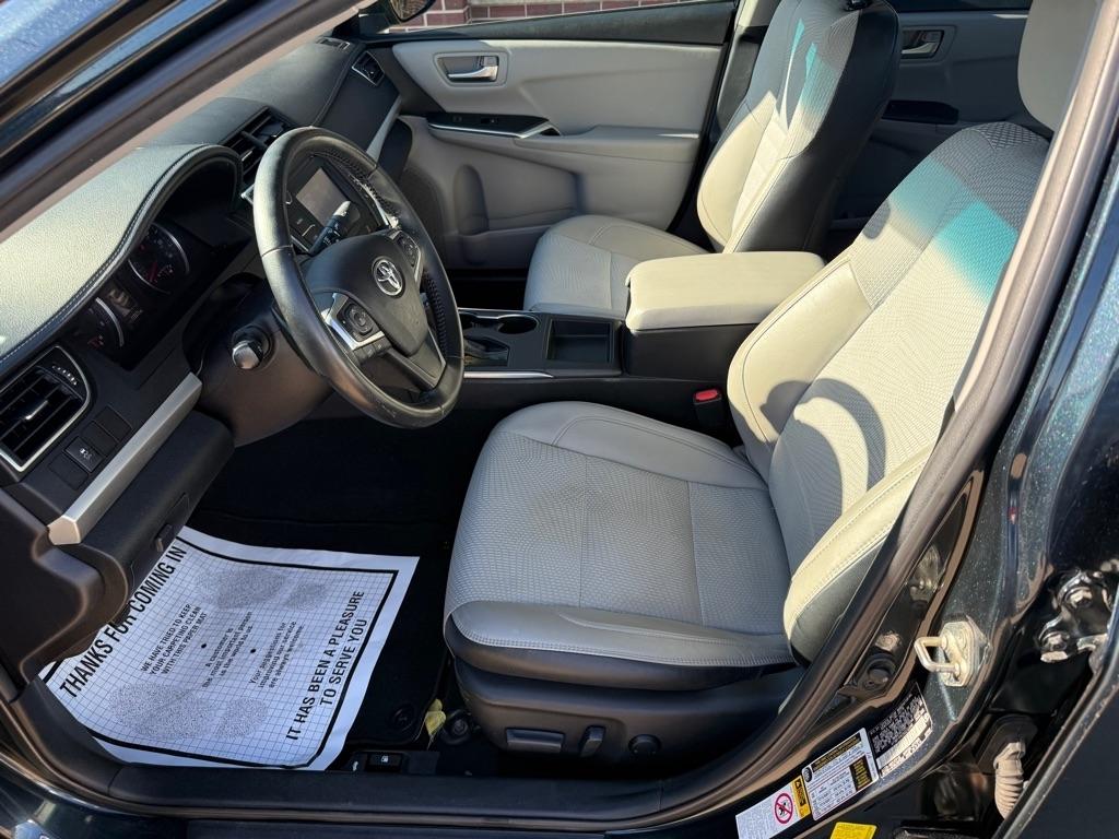 Toyota Camry SE 2016