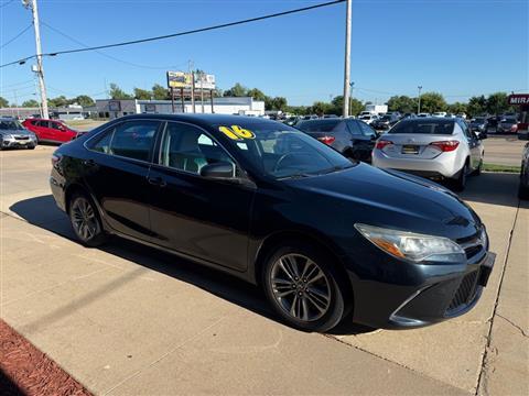 2016 Toyota Camry SE