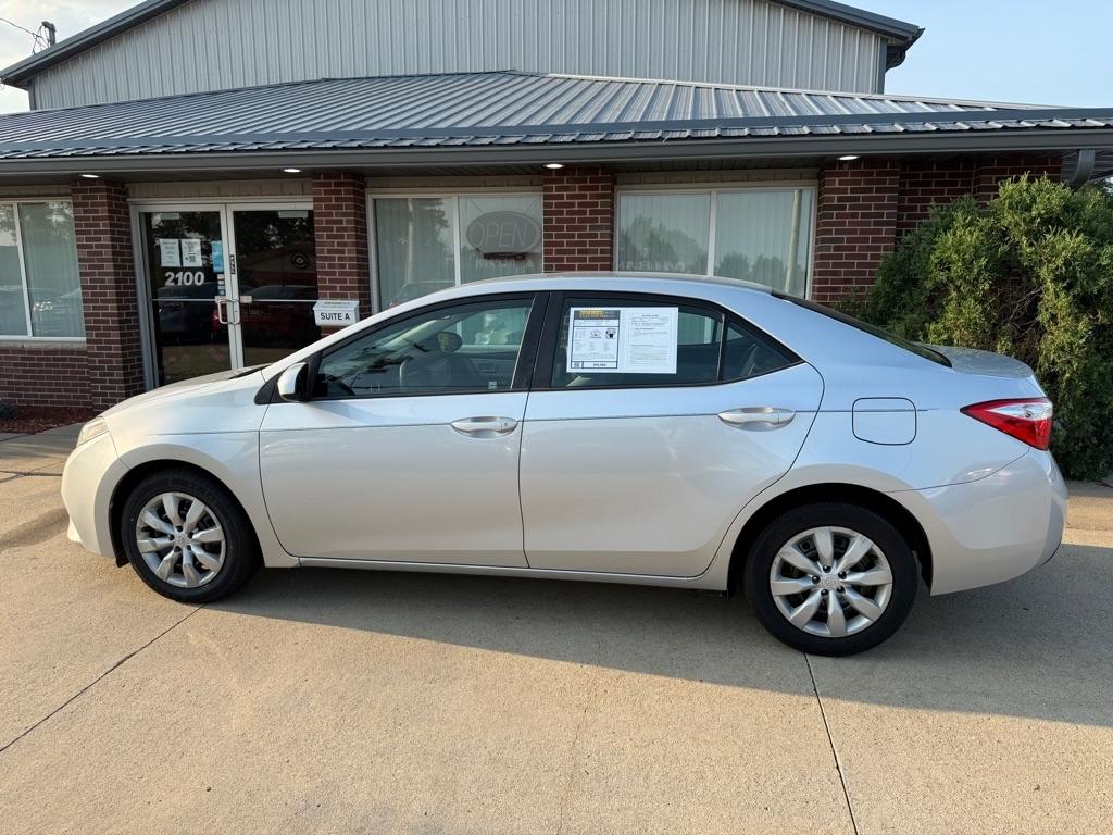 Toyota Corolla 4dr Sdn Auto LE (Natl) 2015