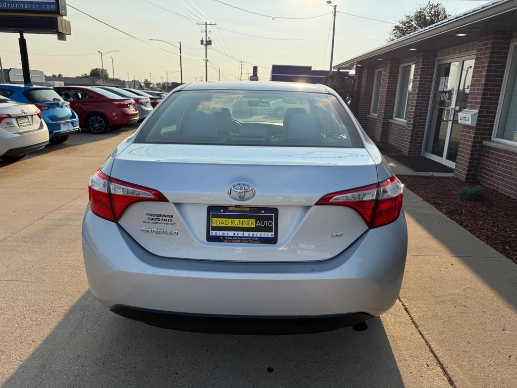 Toyota Corolla 4dr Sdn Auto LE (Natl) 2015