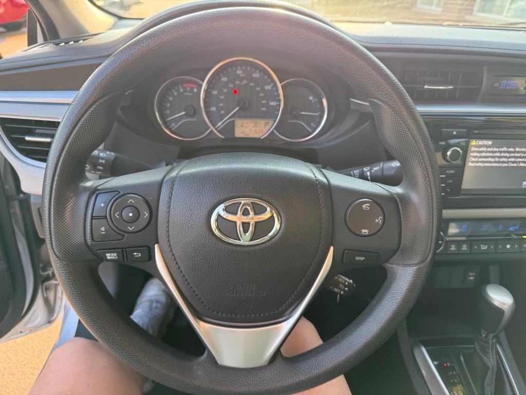 Toyota Corolla 4dr Sdn Auto LE (Natl) 2015